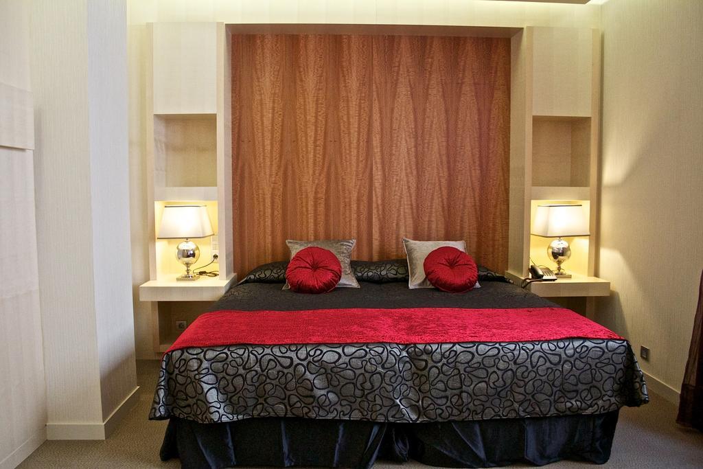 Hotell Mim & 4*