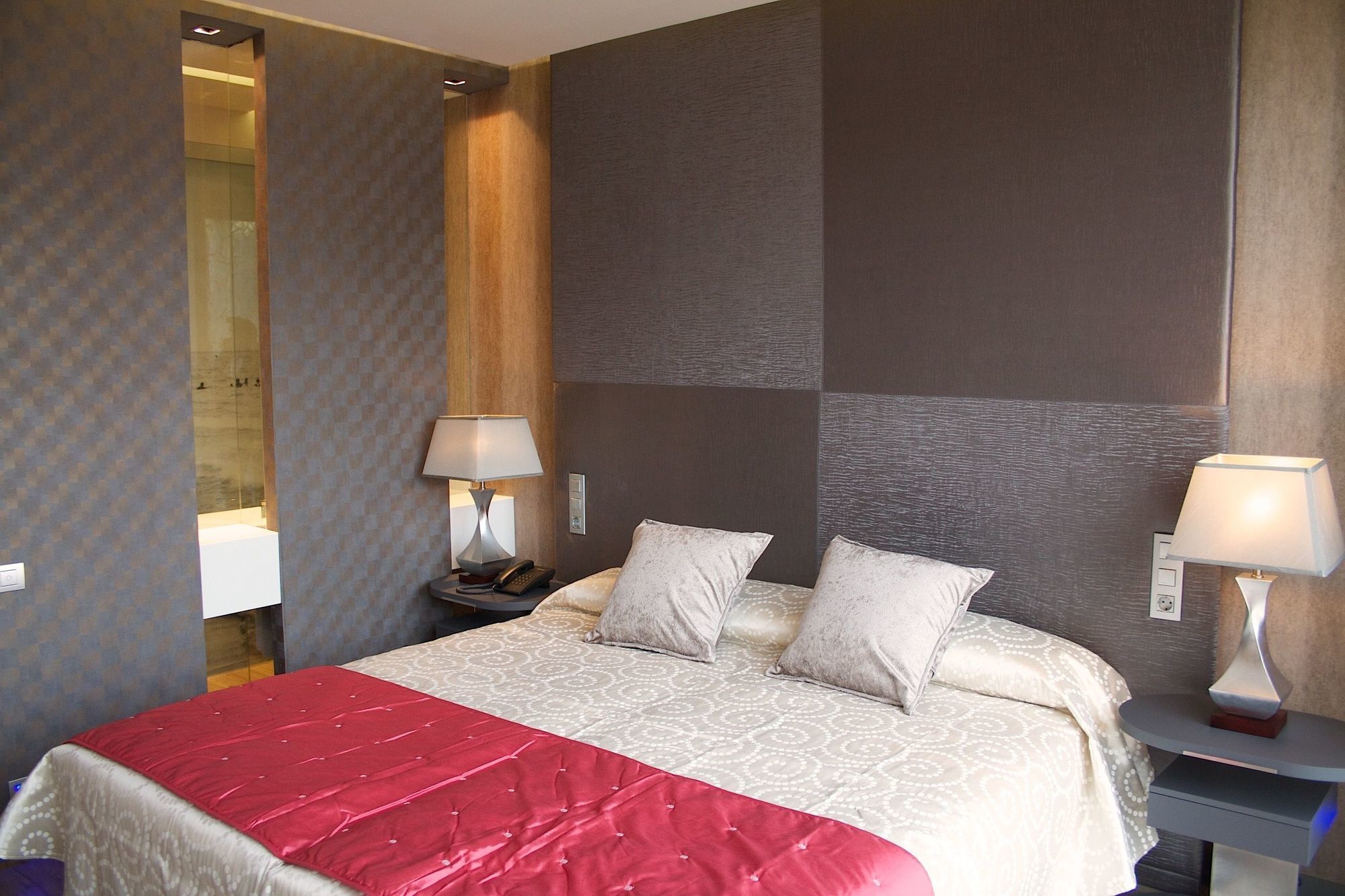 Hotell Mim & 4*